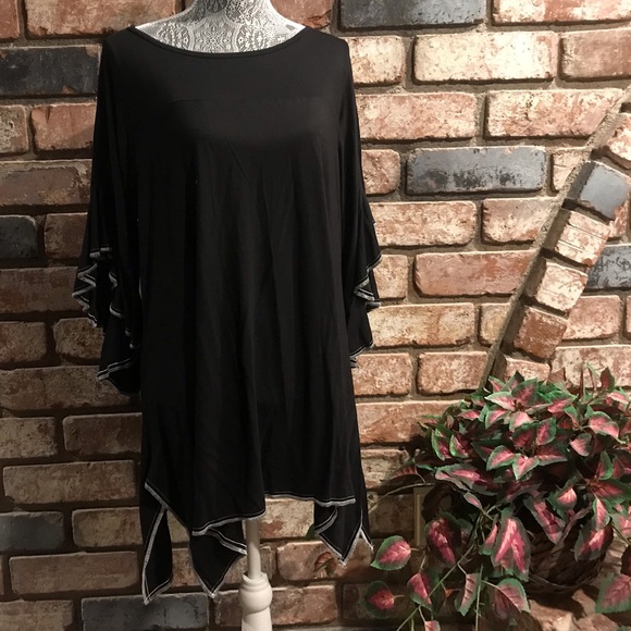 cha cha vente Dresses & Skirts - CHA CHA VENTE bell sleeved dress